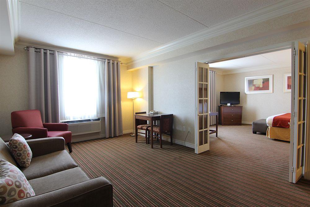 Holiday Inn Express Whitby Oshawa By Ihg Εξωτερικό φωτογραφία