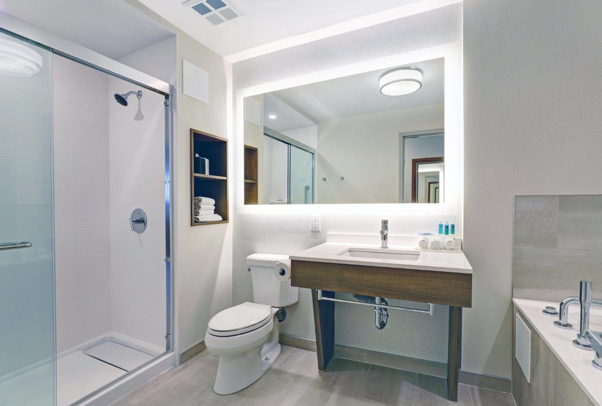 Holiday Inn Express Whitby Oshawa By Ihg Εξωτερικό φωτογραφία