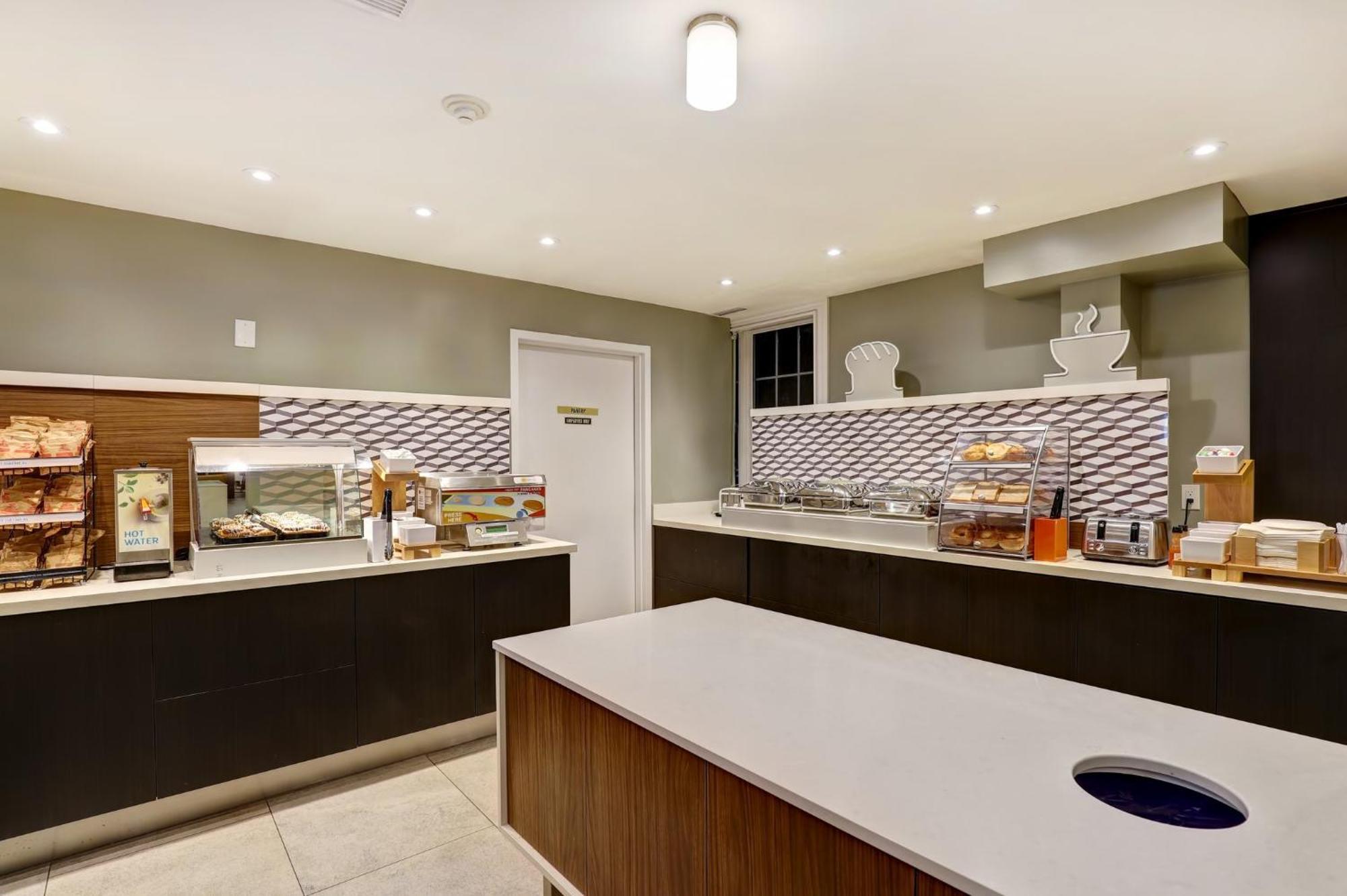 Holiday Inn Express Whitby Oshawa By Ihg Εξωτερικό φωτογραφία
