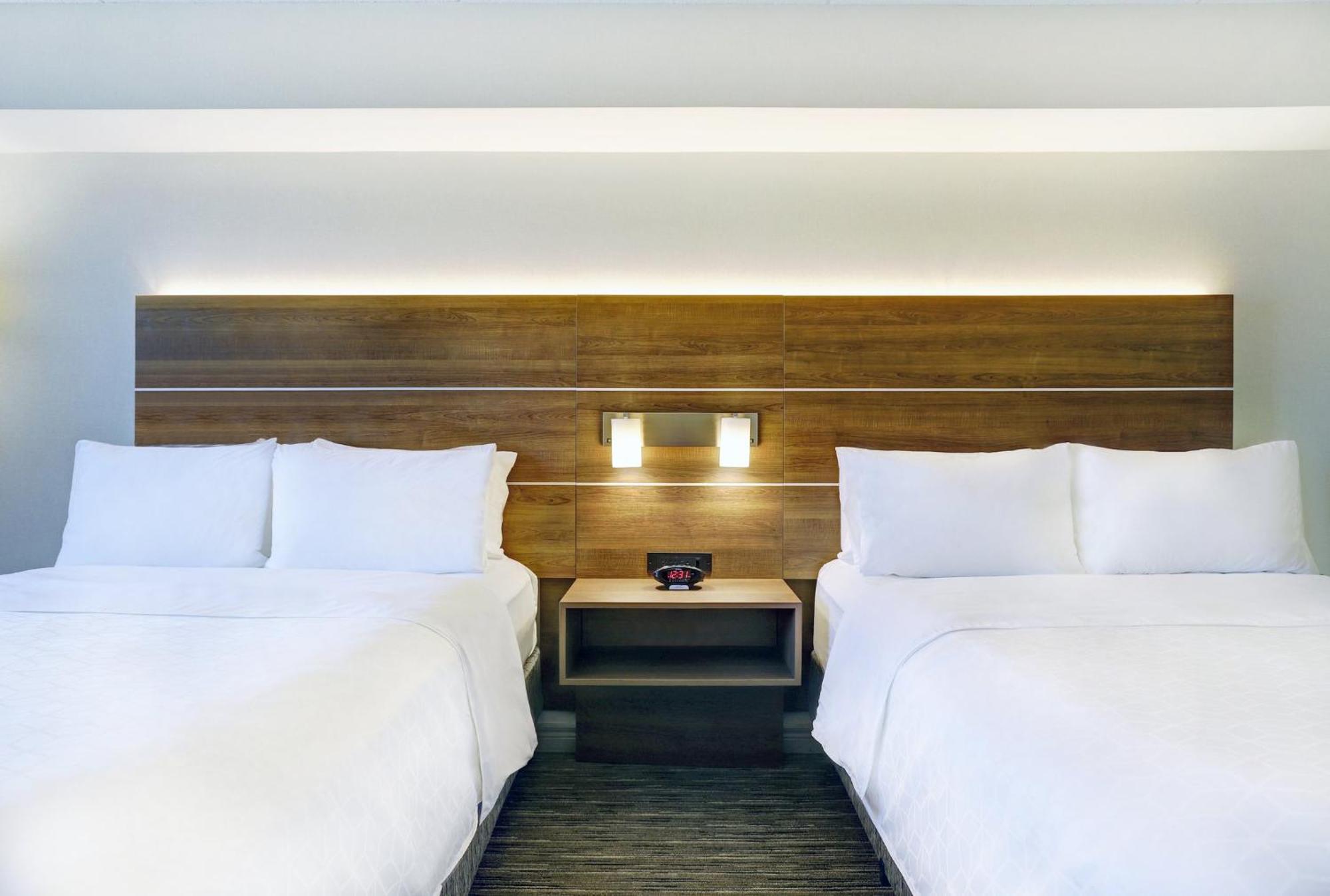 Holiday Inn Express Whitby Oshawa By Ihg Εξωτερικό φωτογραφία
