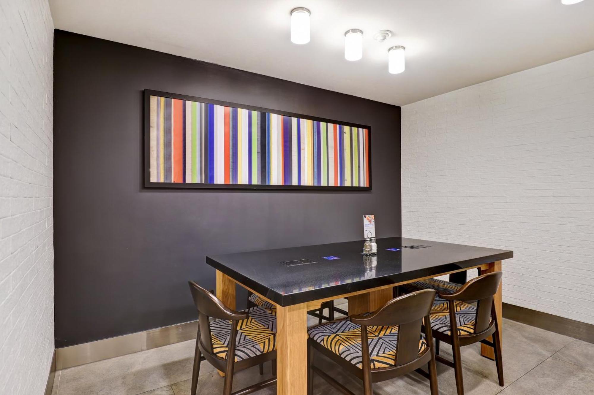 Holiday Inn Express Whitby Oshawa By Ihg Εξωτερικό φωτογραφία
