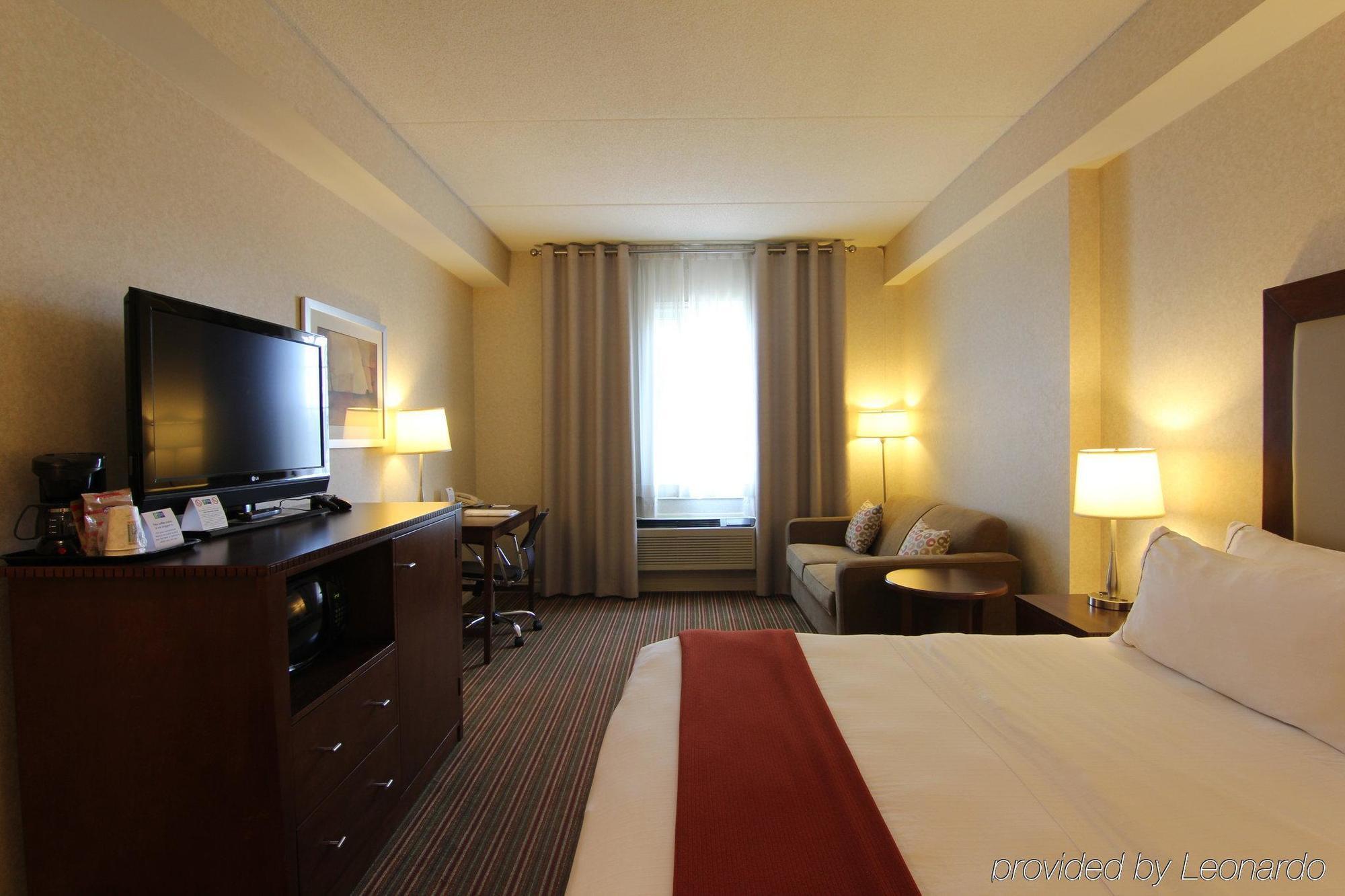 Holiday Inn Express Whitby Oshawa By Ihg Εξωτερικό φωτογραφία
