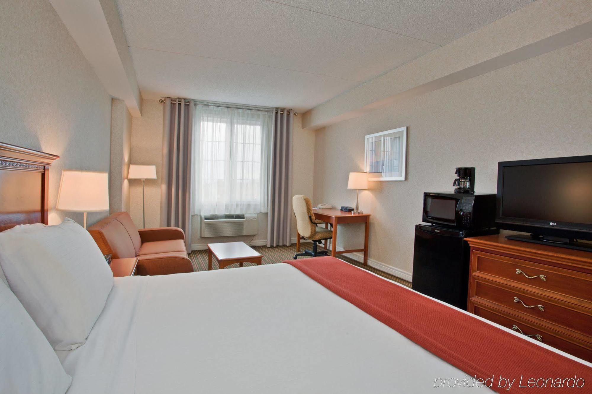 Holiday Inn Express Whitby Oshawa By Ihg Δωμάτιο φωτογραφία